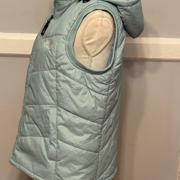 The North Face NEW Light Blue Hooded Zip Up Girl’s Cozy Comfy Down Puffer Vest - Picture 4 of 11